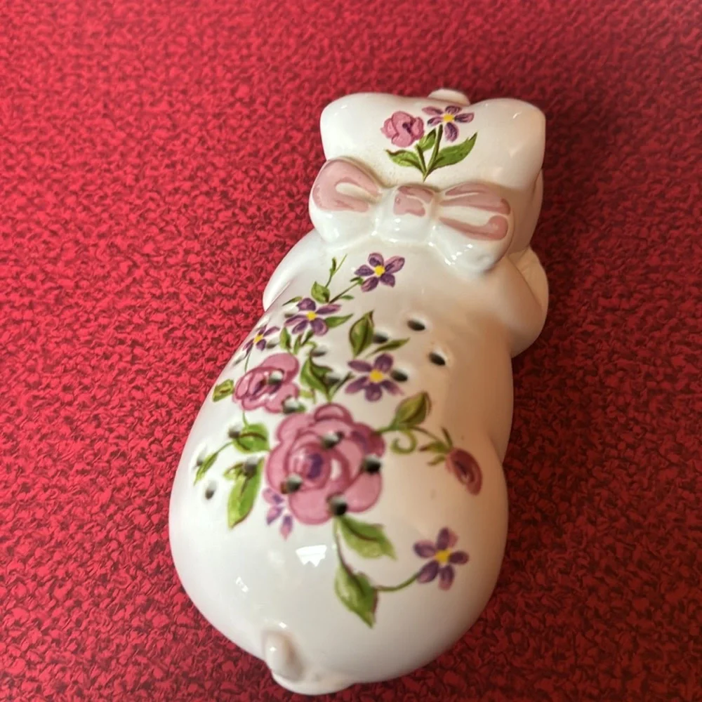 RARE FIND AVON CERAMARTE POTPOURRI PIGGY